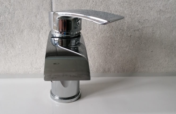 Bathroom mixer tap